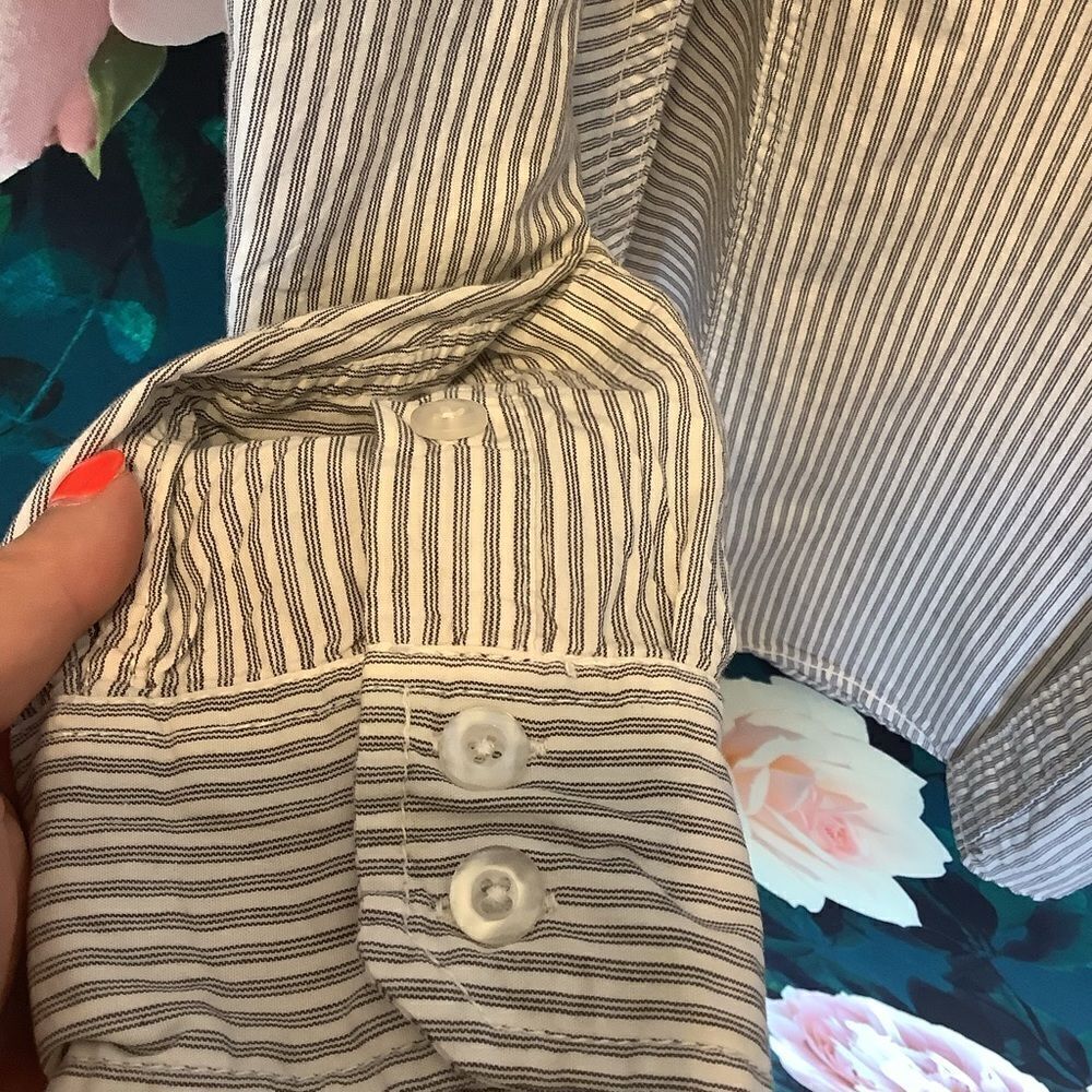 Ocean Current Striped Button Down 🌊🌅 - Picture 5 of 6